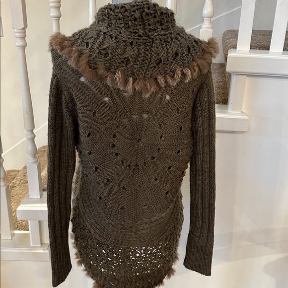 NESS fur cardigan. (Rabbit fur) - Picture 6 of 11